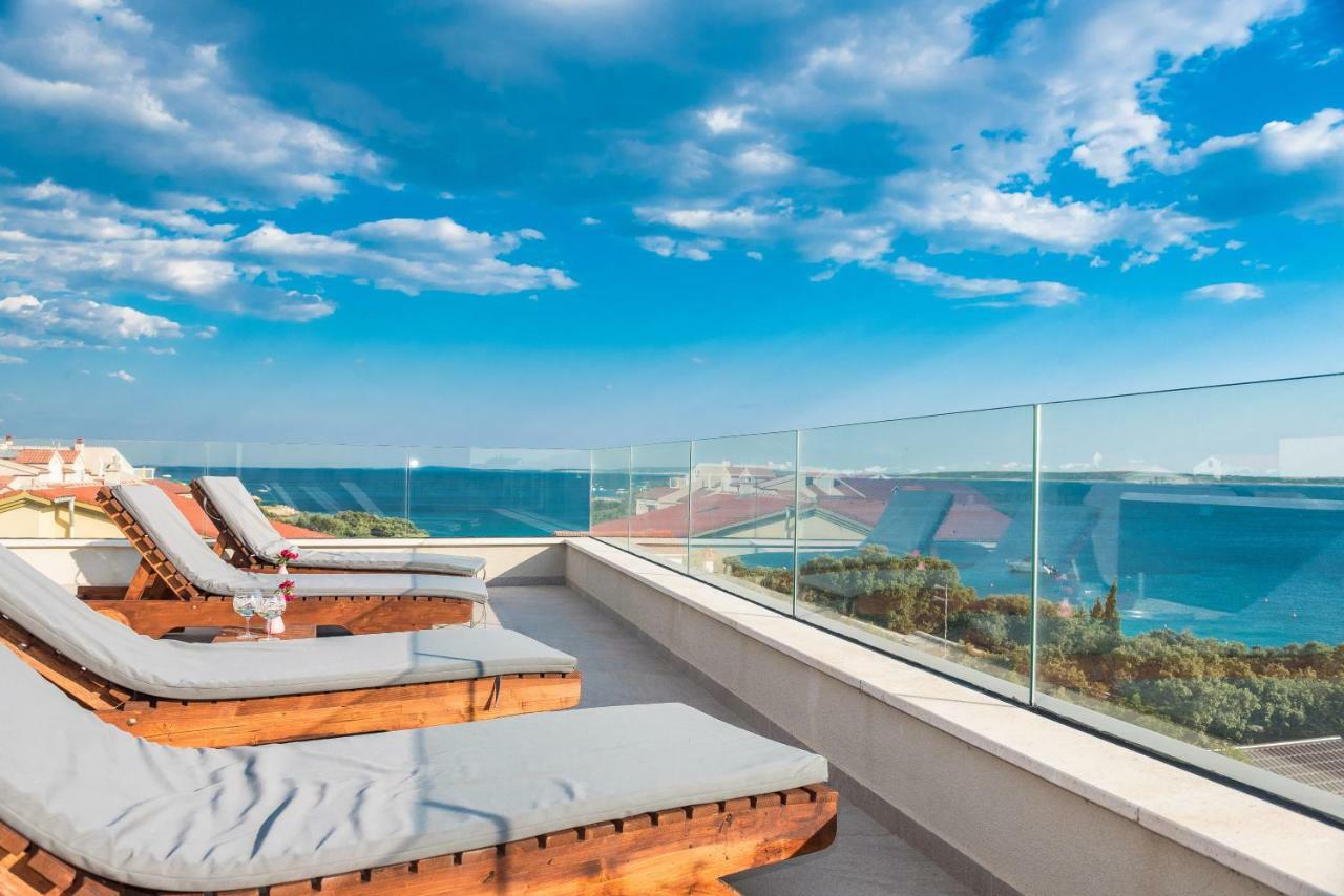 Luxury Penthouse Apartment Mandre Exterior photo