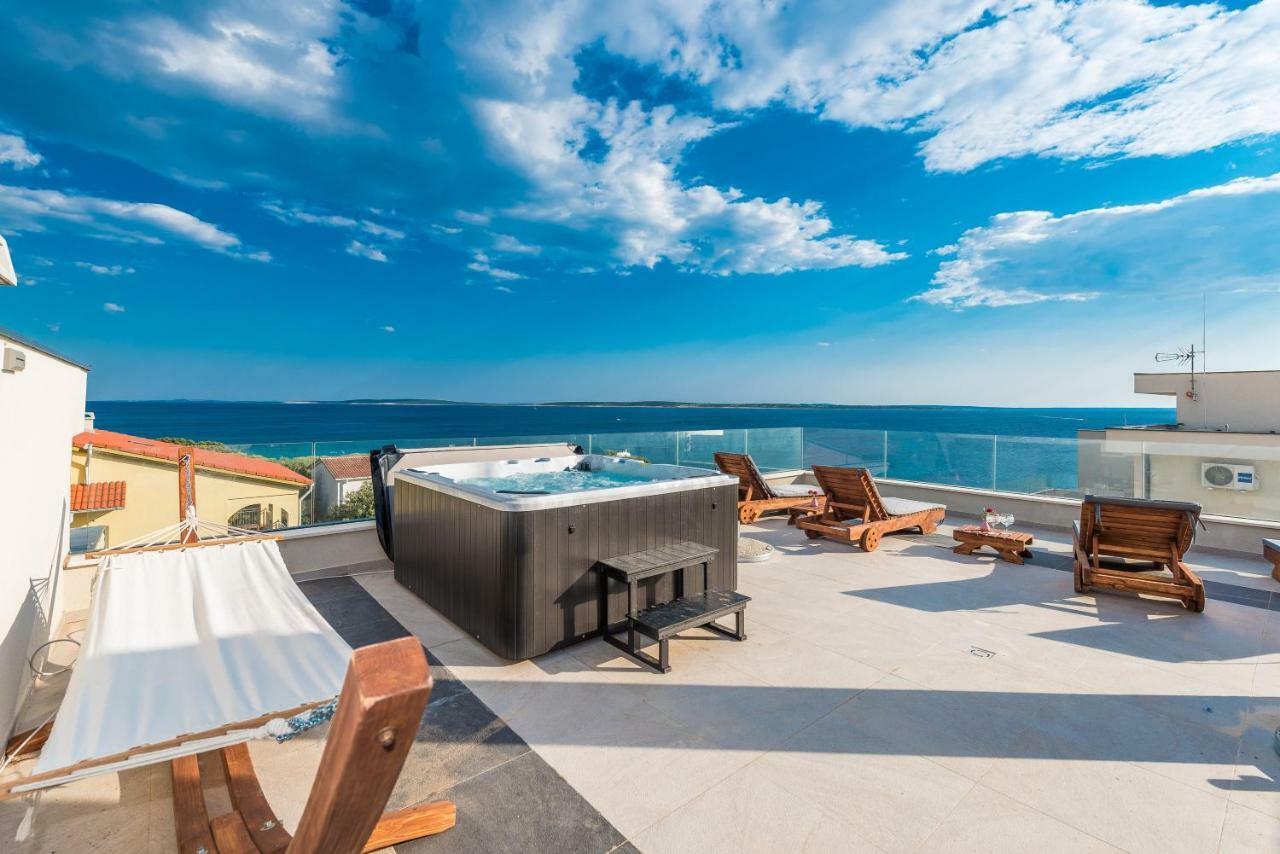 Luxury Penthouse Apartment Mandre Exterior photo