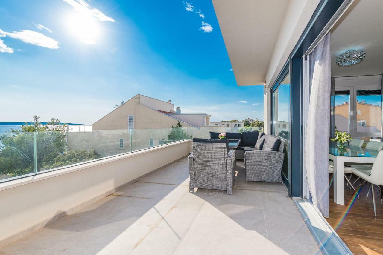 Luxury Penthouse Apartment Mandre Exterior photo
