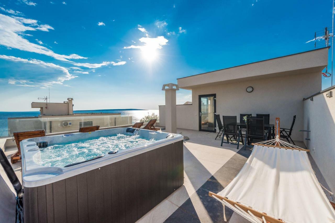 Luxury Penthouse Apartment Mandre Exterior photo