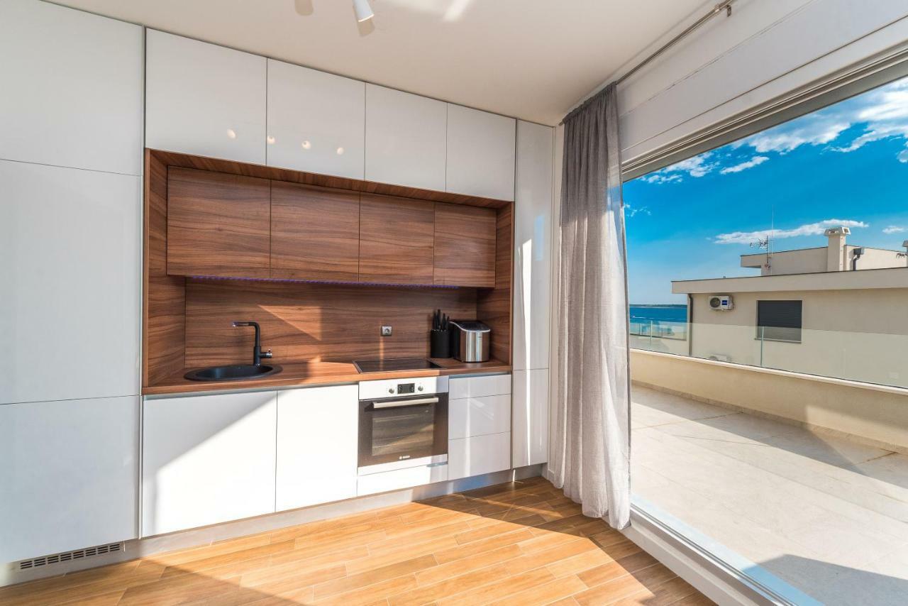 Luxury Penthouse Apartment Mandre Exterior photo