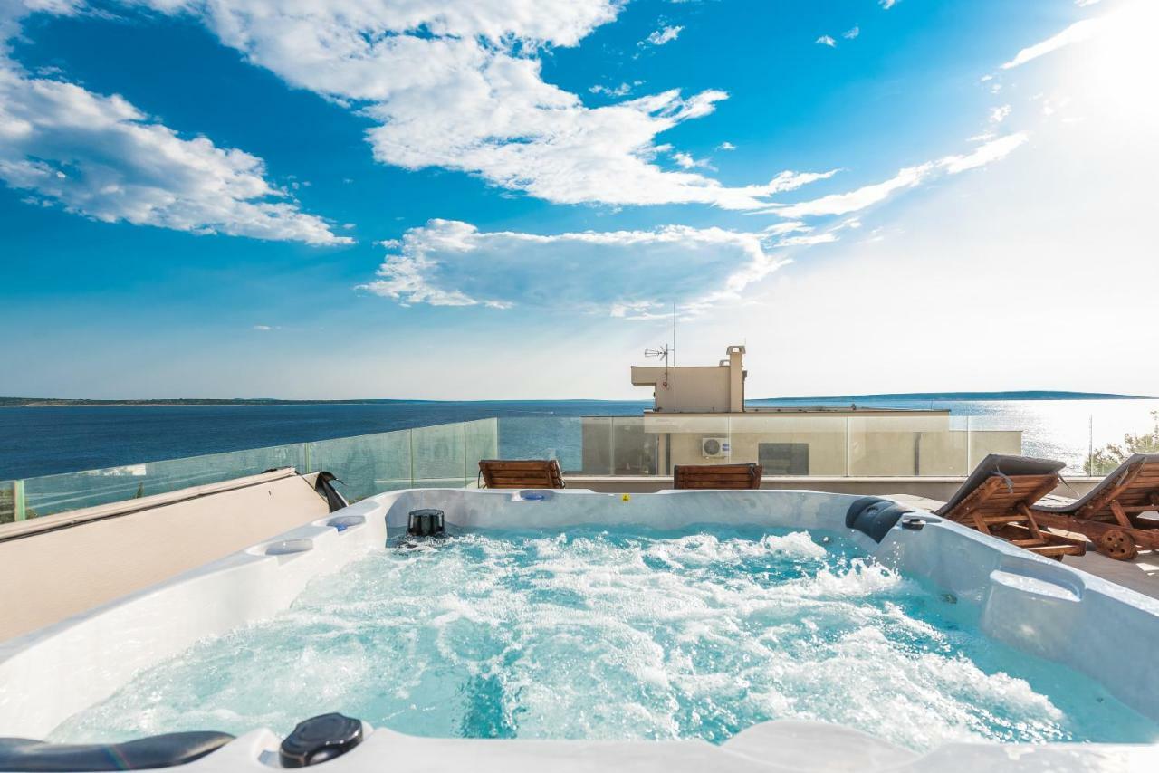 Luxury Penthouse Apartment Mandre Exterior photo