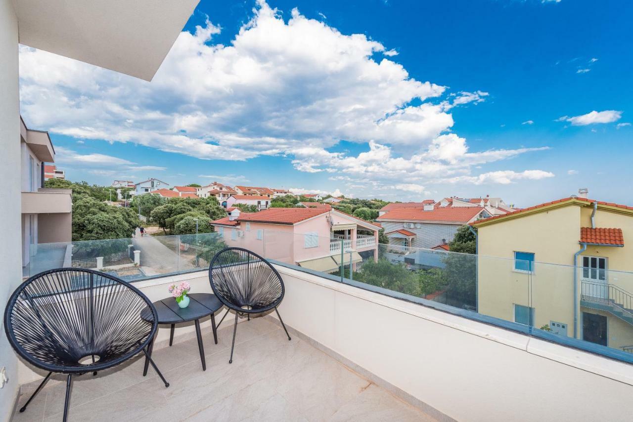 Luxury Penthouse Apartment Mandre Exterior photo