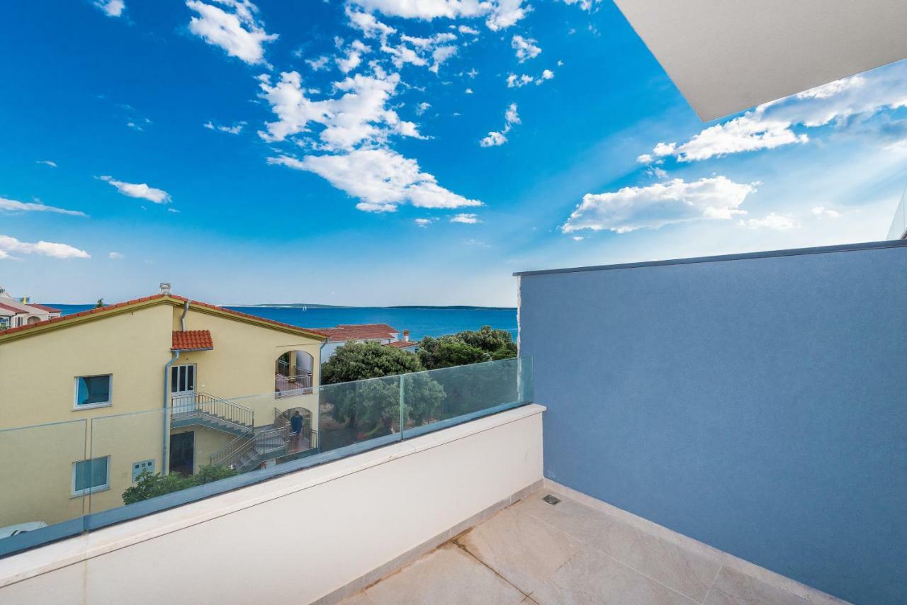 Luxury Penthouse Apartment Mandre Exterior photo